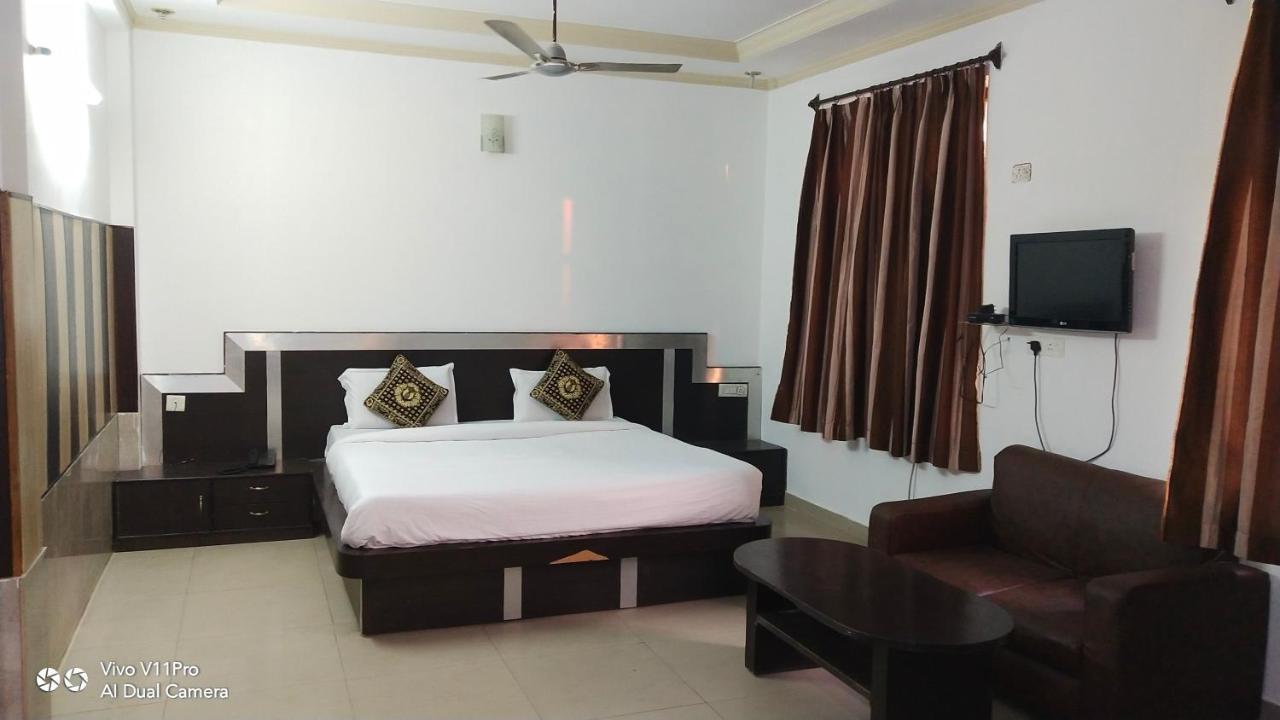Fabhotel Prashant Palace Mysore Exteriör bild